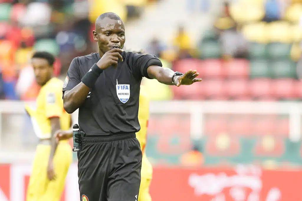 Nigerian referees taking the ugly stage again